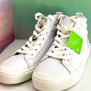 White Premium Leather OCA High Tops by Cariuma Women’s US 9/Men’s 7.5/EU40NWT